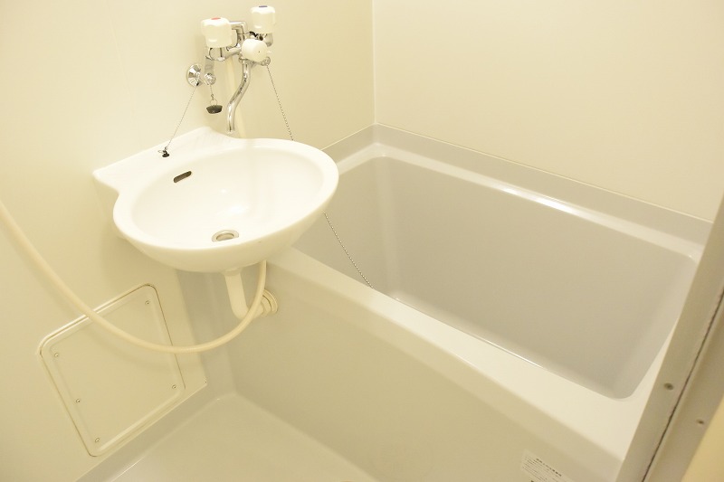 バス・シャワールーム　一日の疲れを癒せます