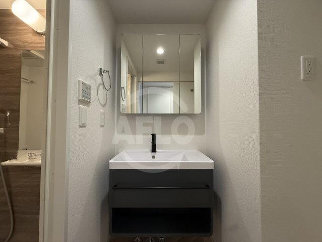 洗面設備　Alivis放出　独立洗面所