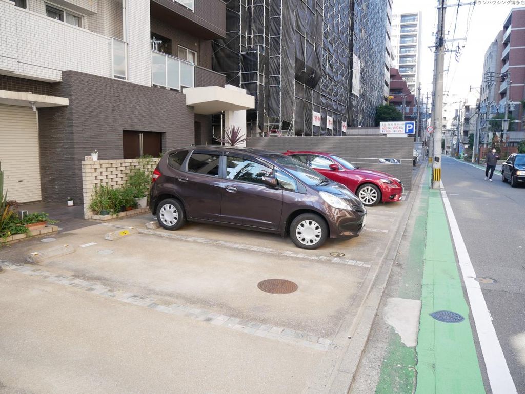 駐車場　駐車場