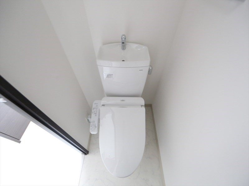 トイレ　温水洗浄暖房便座付トイレ