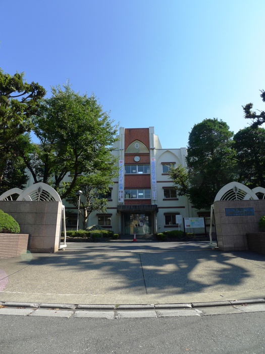 高校・高専　埼玉県立浦和第一女子高等学校（高校・高専）まで400m