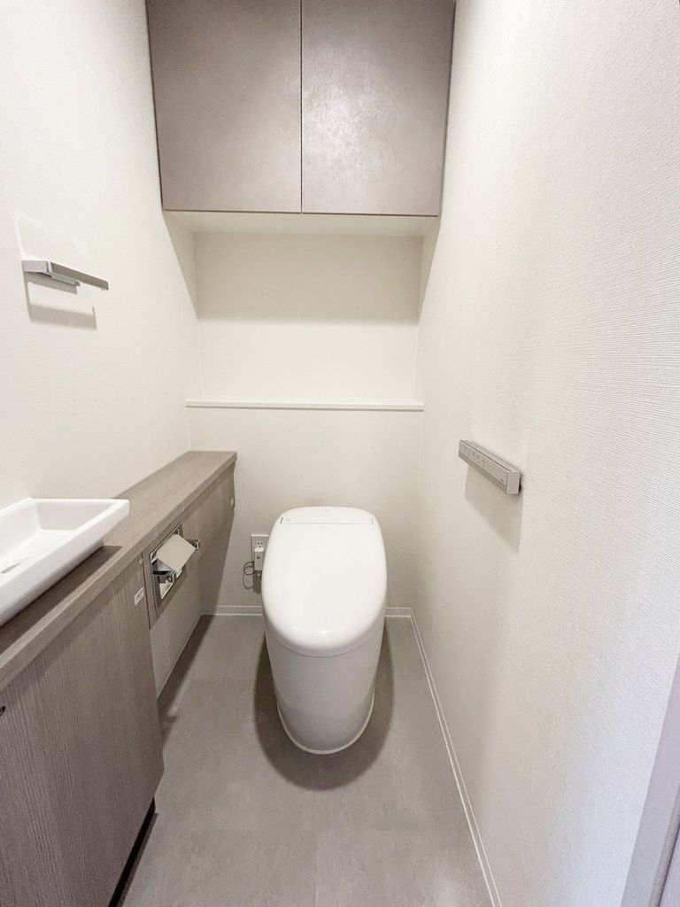 トイレ　タンクレストイレ