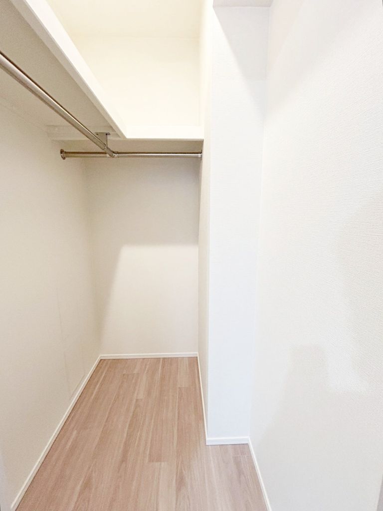収納　洋室ウォークインクローゼット