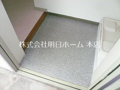 玄関　※同タイプ別室写真掲載