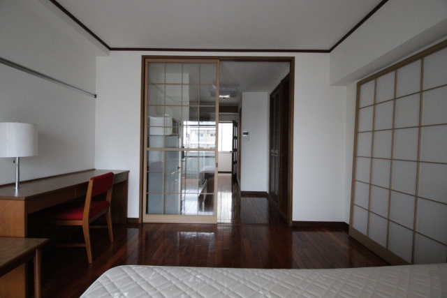 居室・リビング　※別号室の参考写真のため、現状優先です。