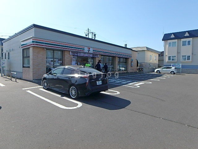 コンビニ　セブンイレブン苫小牧川沿町6丁目店（コンビニ）まで155m