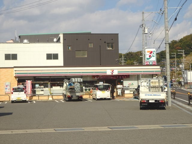 コンビニ　セブンイレブン 海南下津町店様（コンビニ）まで327m