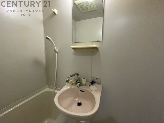 洗面設備　浴室内に洗面台がついてます！