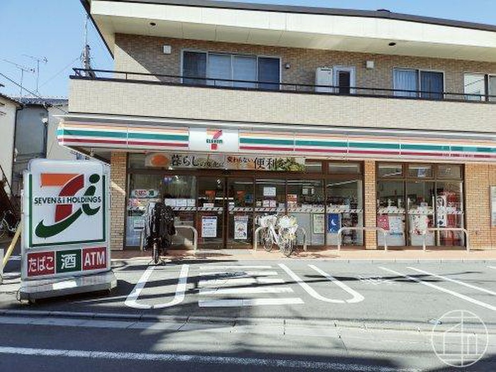 コンビニ　セブンイレブン（コンビニ）まで61m