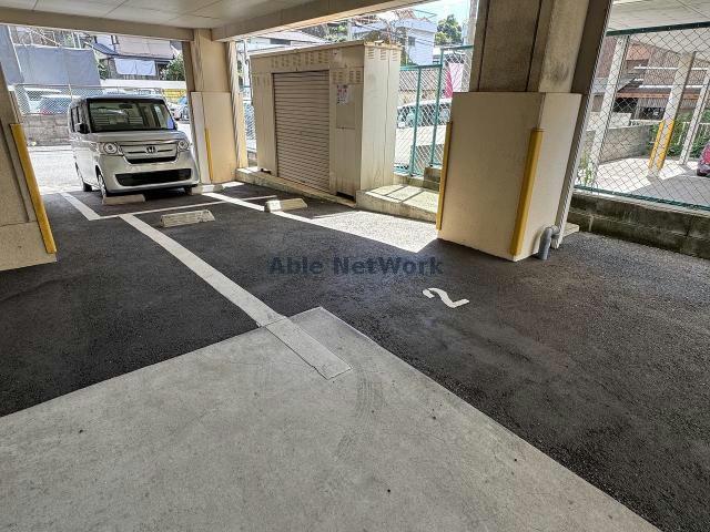 駐車場　駐車場