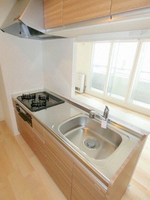 キッチン　作業台との一体感が嬉しいシステムキッチン付きです♪