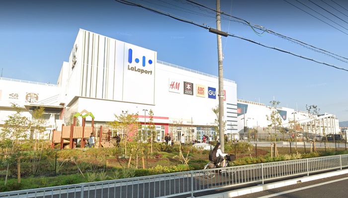 ショッピングセンター　ららぽーと堺（ショッピングセンター）まで400m
