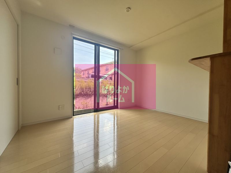 居室・リビング　※反転タイプの写真です※