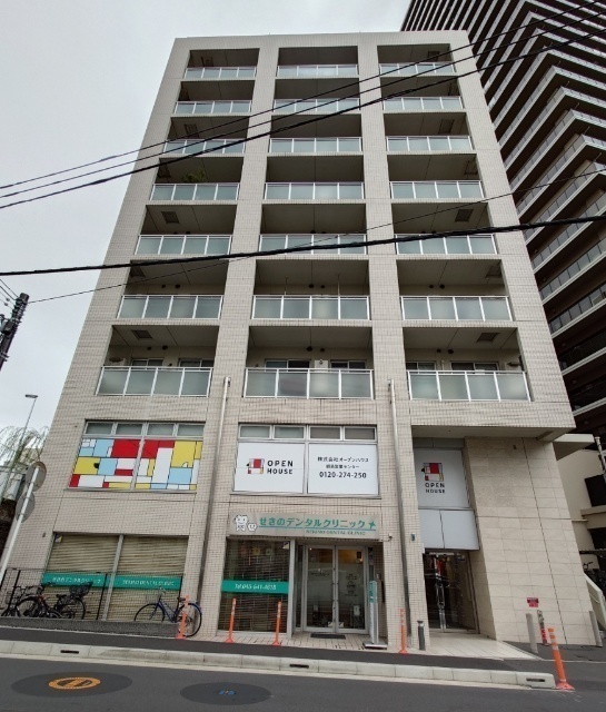 建物外観　オートロック完備