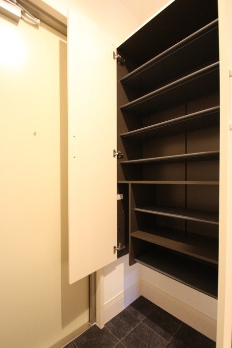 玄関　同シリーズ別物件の写真です