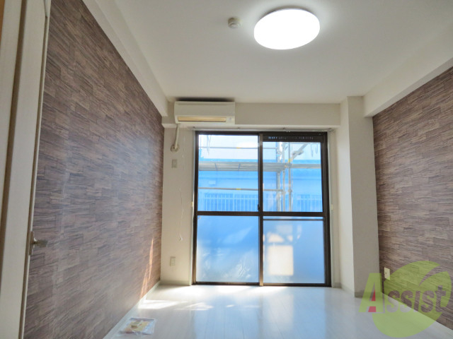 居室・リビング　ナチュラルなカラーのフローリングが素敵なお部屋です