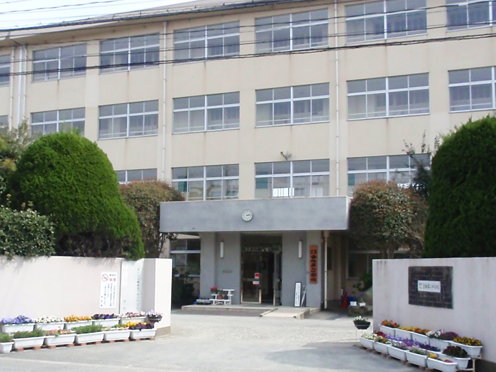 中学校　福岡市立香椎第二中学校（中学校）まで1377m