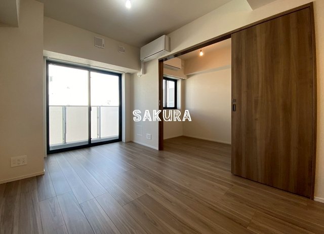 居室・リビング　床暖房付きの快適リビング♪