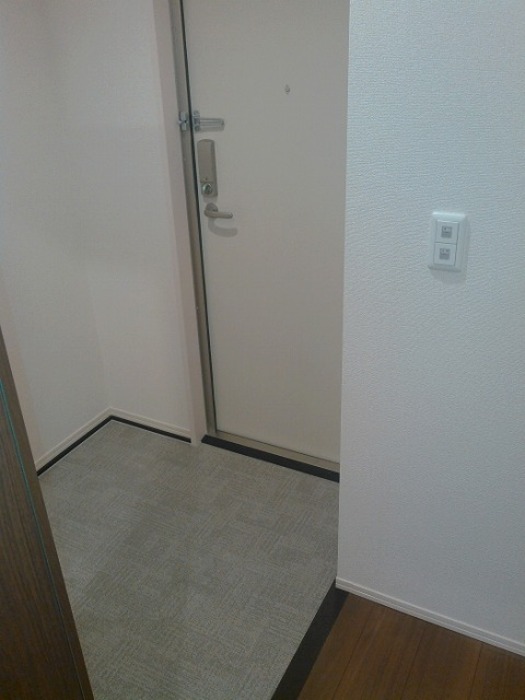 玄関　シューズボックス付き♪ ※同施工別部屋