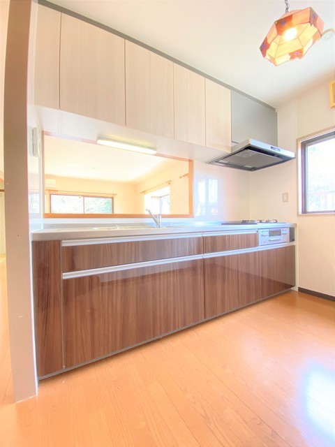 キッチン　キッチン　３口ガスコンロ