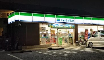 コンビニ　ファミリーマート 越谷赤山三丁目店（コンビニ）まで225m