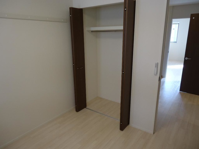収納　写真は反転のお部屋です