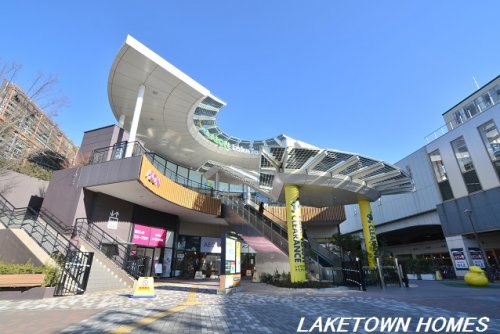 ショッピングセンター　イオンレイクタウンkaze（ショッピングセンター）まで1324m