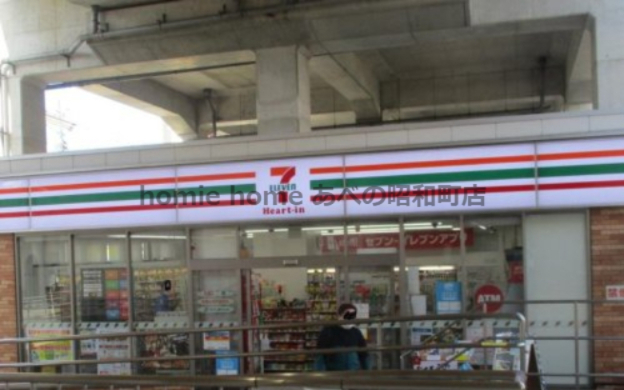 コンビニ　セブンイレブン ハートインJR長居駅改札口店（コンビニ）まで136m