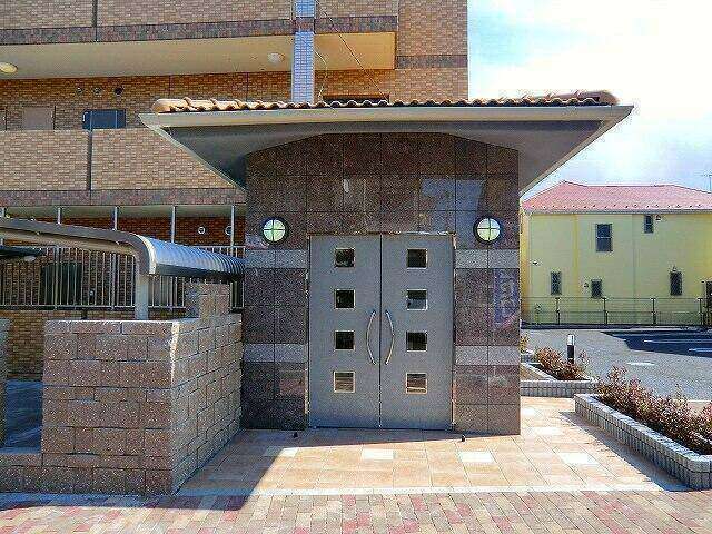 エントランス　オートロック完備