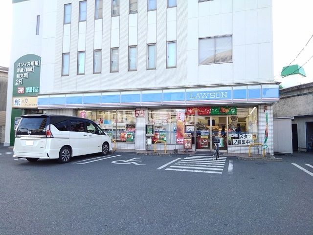 コンビニ　ローソン 久留米市場通店（コンビニ）まで400m