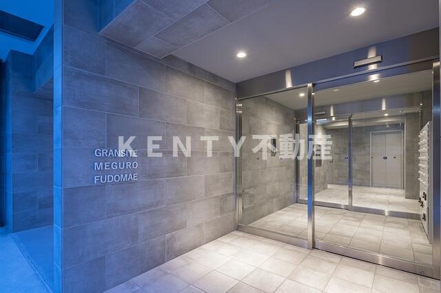 ロビー　落ち着いたロビーです