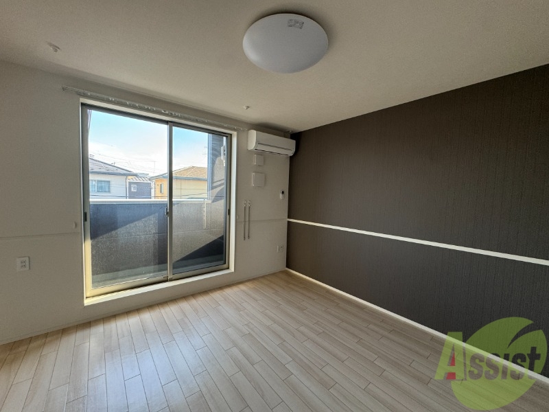 居室・リビング　きれいなＬＤＫが広がっていて居心地が良さそうですね。