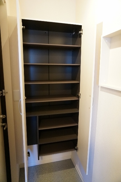 玄関　下駄箱です。