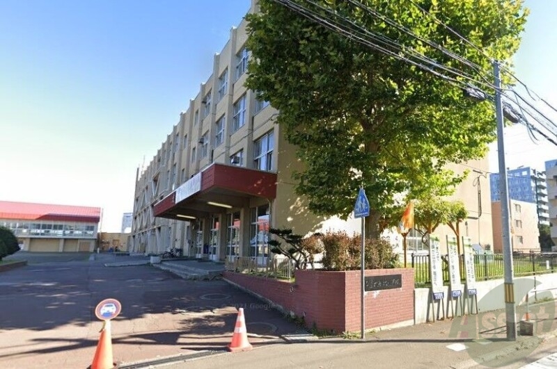 小学校　札幌市立大谷地小学校（小学校）まで821m