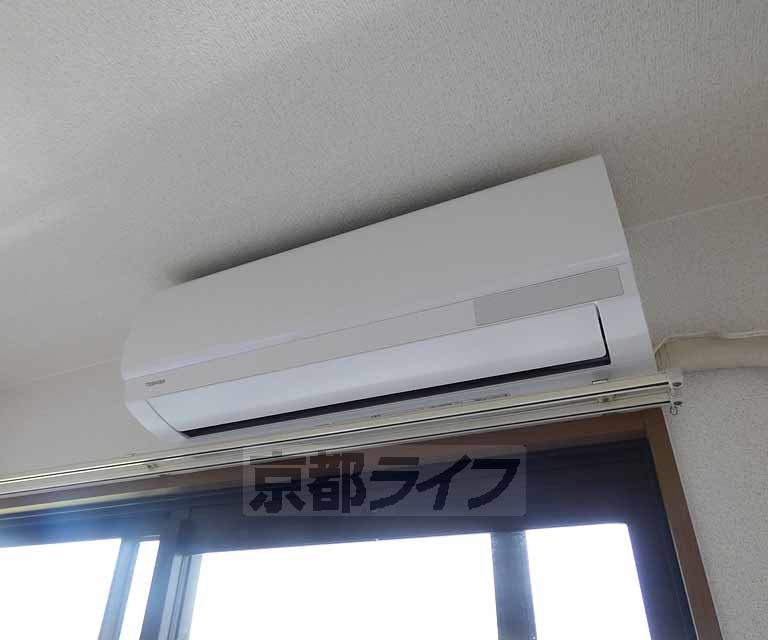 玄関　玄関には靴箱つきです。