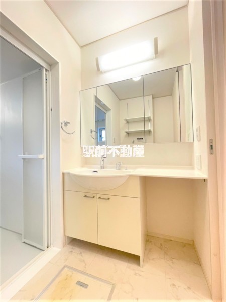 洗面設備　別部屋写真流用