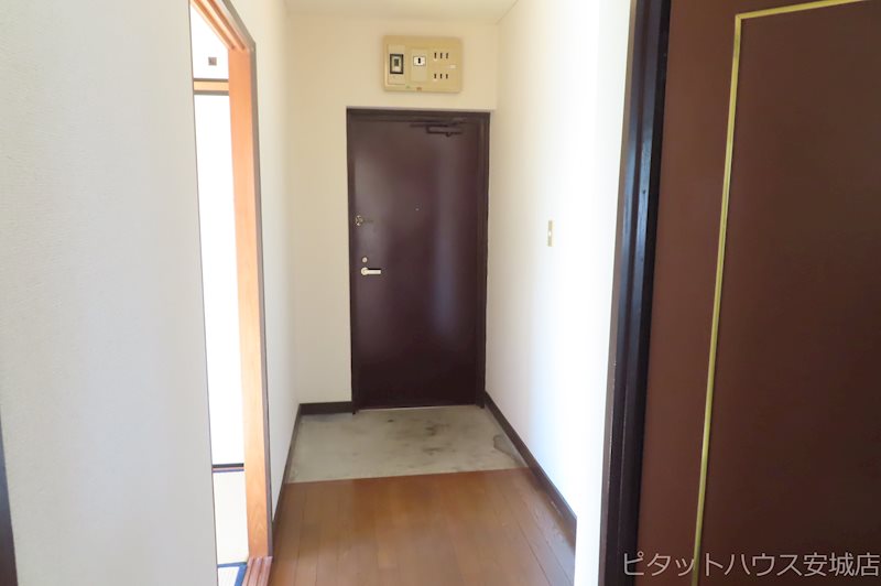 玄関　同物件別部屋