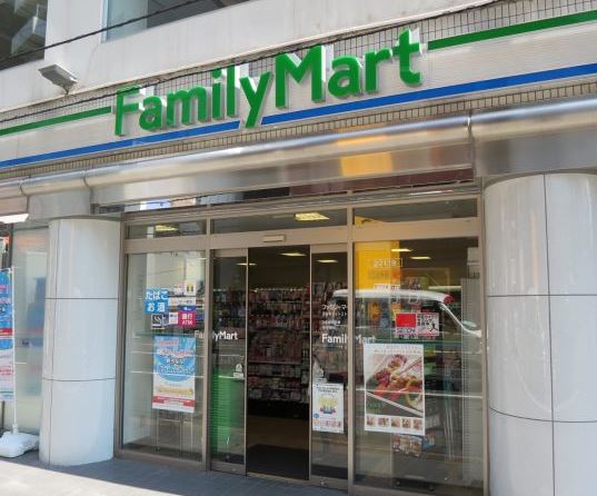 コンビニ　ファミリーマート 渋谷キャットストリート店（コンビニ）まで216m