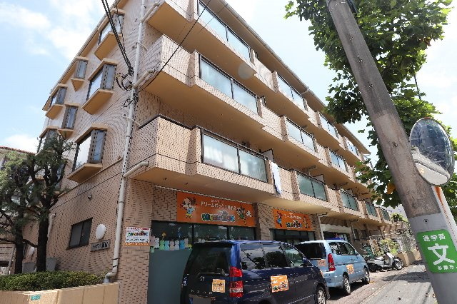 建物外観　丈夫で安心の鉄筋コンクリート造マンションです☆