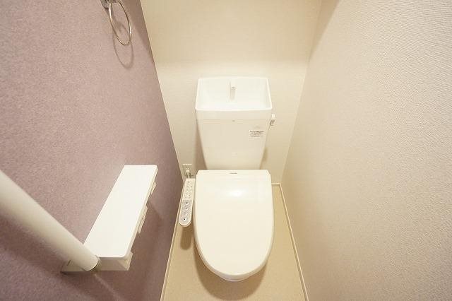 トイレ　※写真を準備中のため、同シリーズの別室写真をご参照下さい。
