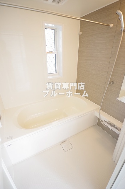 バス・シャワールーム　浴室乾燥機付き一坪バスルーム！