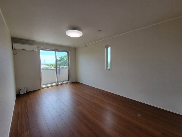 WEST FIELDの居間写真