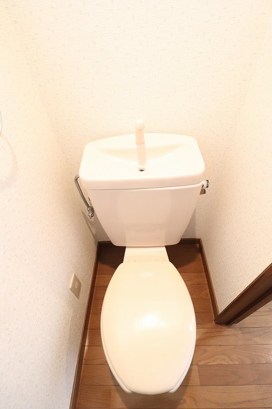 トイレ　別部屋の写真使用