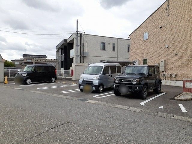 駐車場　駐車スペースもあります