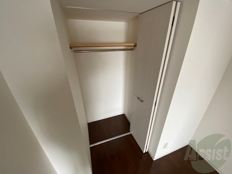 収納　寝室の収納です。部屋がすっきり片付きます。