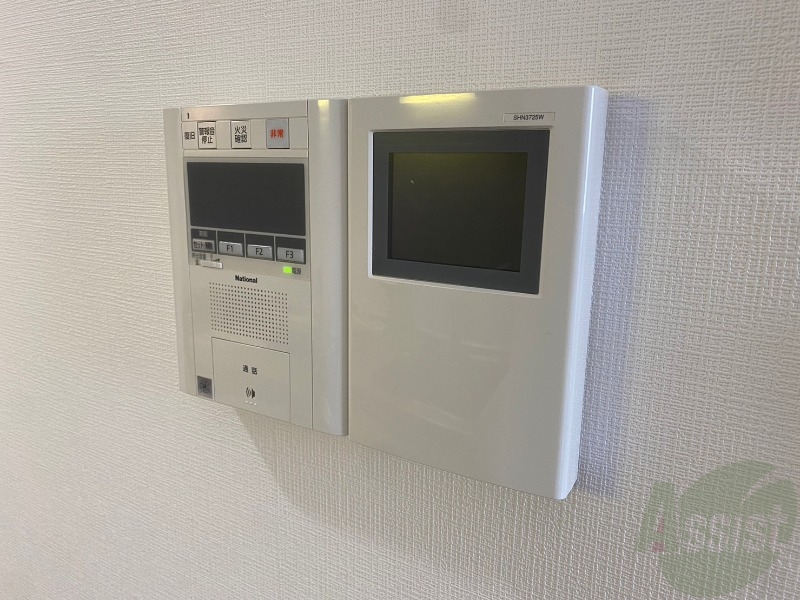 セキュリティ　ＴＶモニター付インターホンです。来客者の顔が見えるので安心