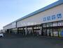 ドラックストア　カワチ薬品吉岡店（ドラッグストア）まで928m