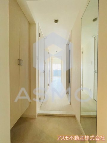 玄関　同マンション別部屋　参考写真