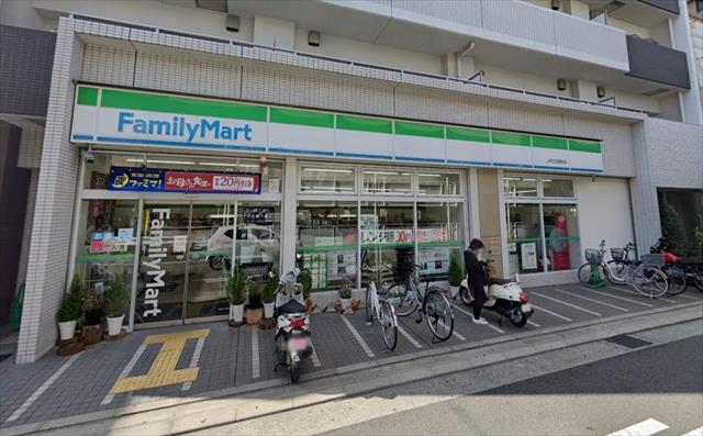 コンビニ　ファミリーマート（コンビニ）まで583m