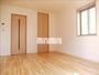 居室・リビング　角部屋で窓が２面にあります。